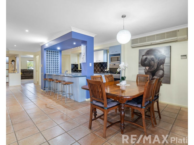 2 Arrow Court, Newport QLD 4020