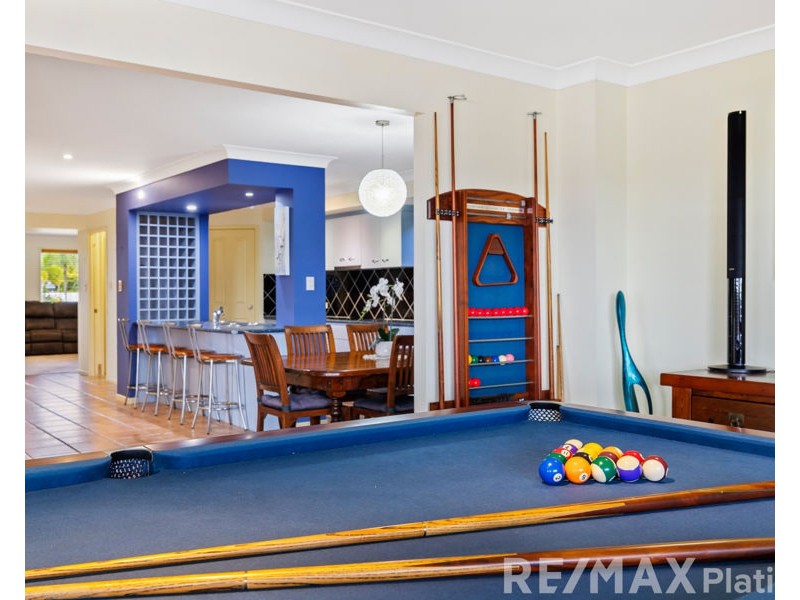 2 Arrow Court, Newport QLD 4020