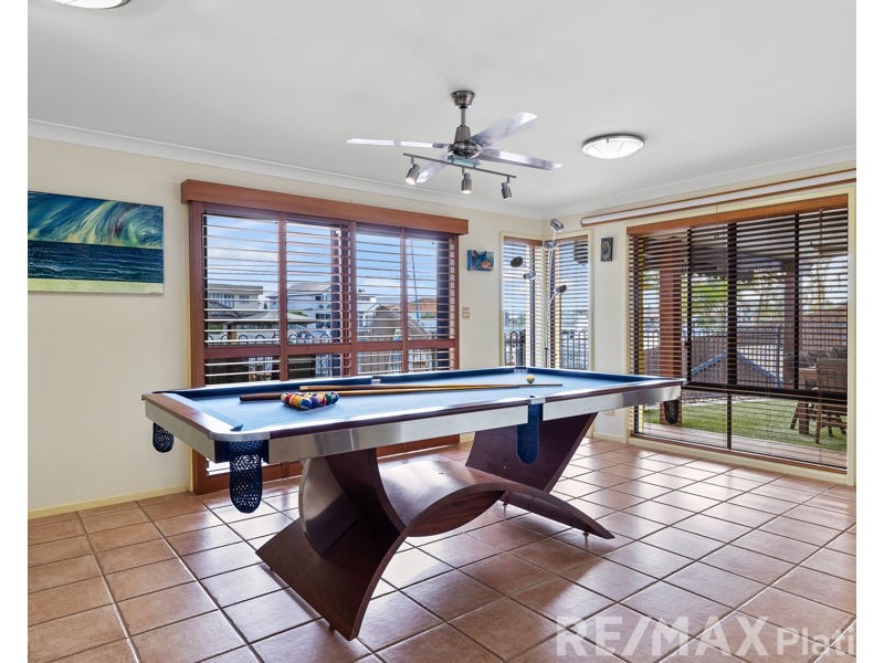 2 Arrow Court, Newport QLD 4020