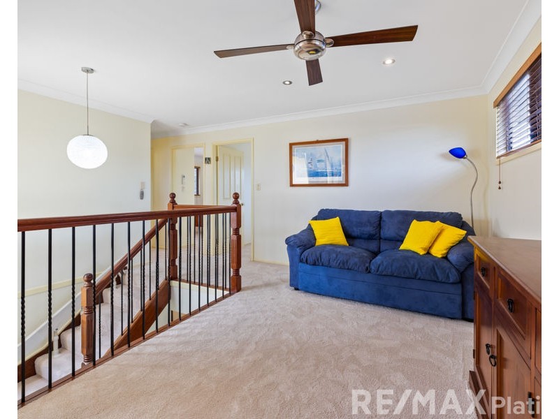 2 Arrow Court, Newport QLD 4020
