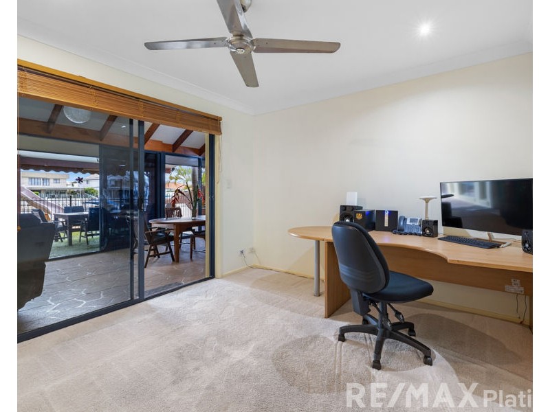 2 Arrow Court, Newport QLD 4020