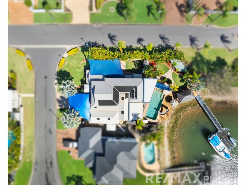 2 Arrow Court, Newport QLD 4020