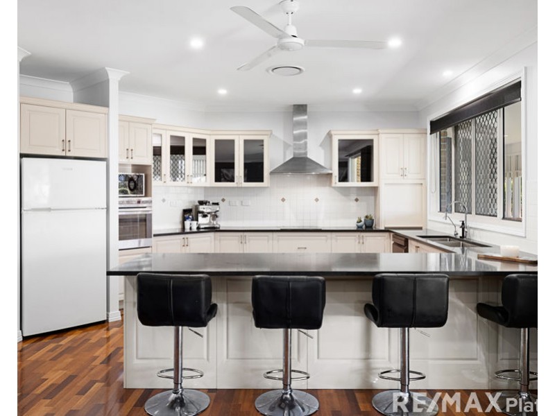 6 Champagne Court, Morayfield QLD 4506