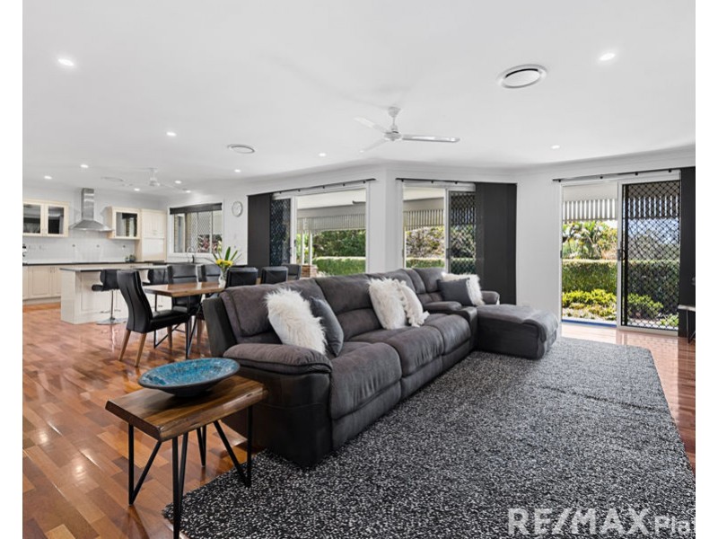 6 Champagne Court, Morayfield QLD 4506