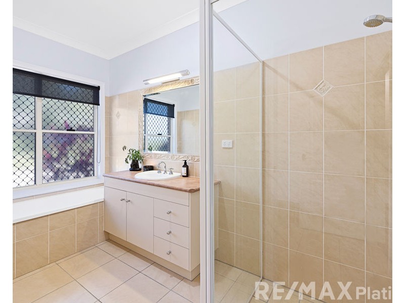 6 Champagne Court, Morayfield QLD 4506