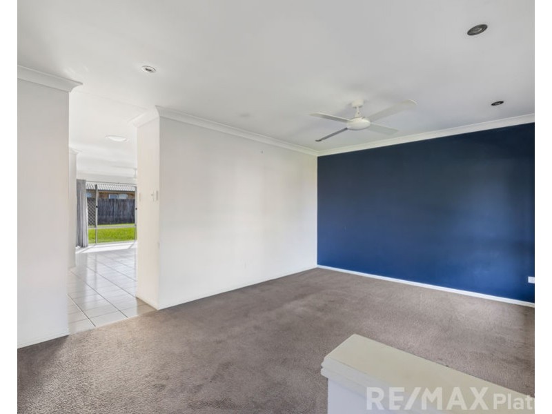 18 Hilldale Crescent, Morayfield QLD 4506