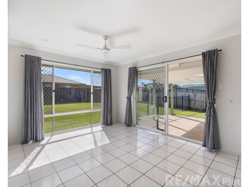 18 Hilldale Crescent, Morayfield QLD 4506