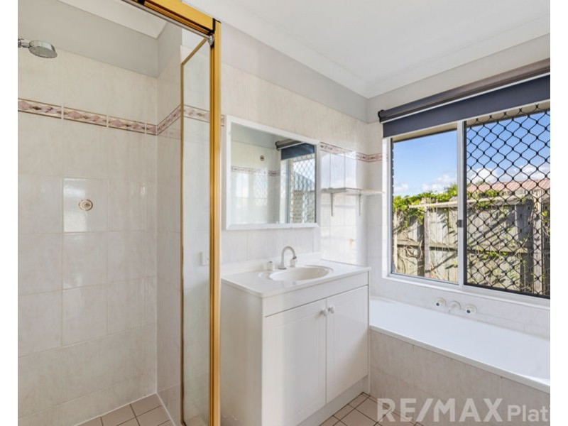 18 Hilldale Crescent, Morayfield QLD 4506