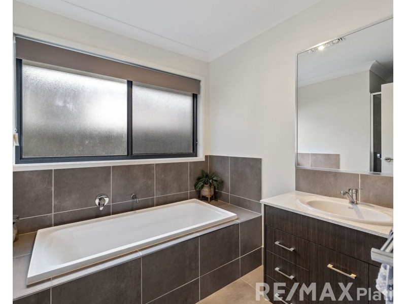 32 Palatial Crescent, Narangba QLD 4504