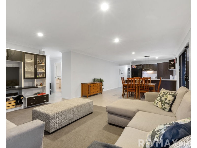 8 Bluegrass Place, Morayfield QLD 4506