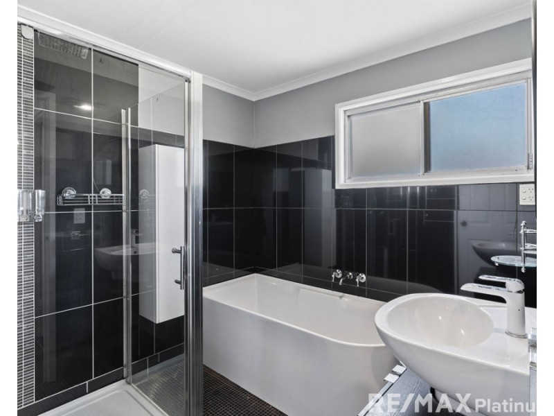 18 Woodburn Street, Marsden QLD 4132