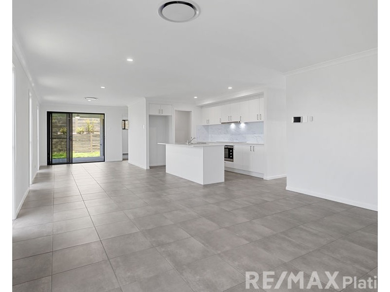 35 Superb Drive, Narangba QLD 4504