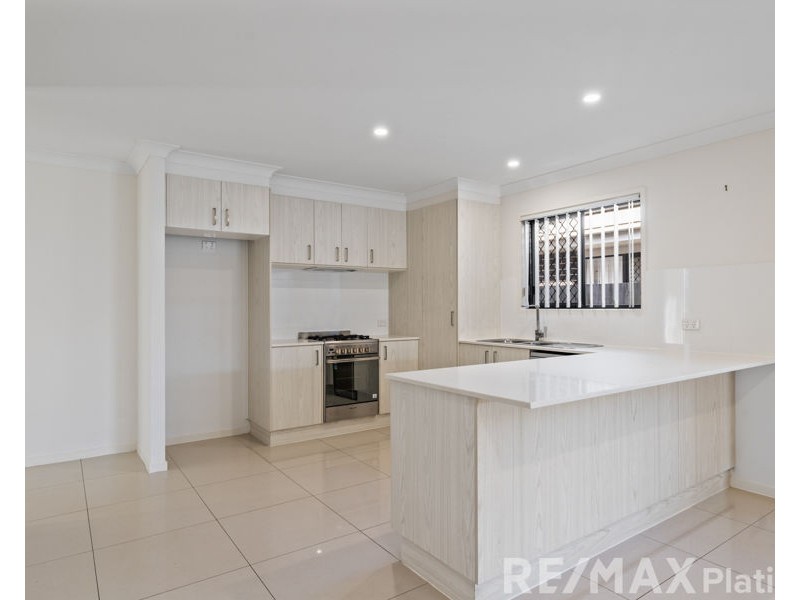 124 Waterside Esplanade, Caboolture South QLD 4510