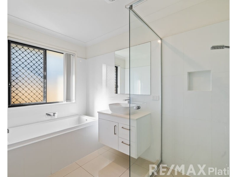 124 Waterside Esplanade, Caboolture South QLD 4510