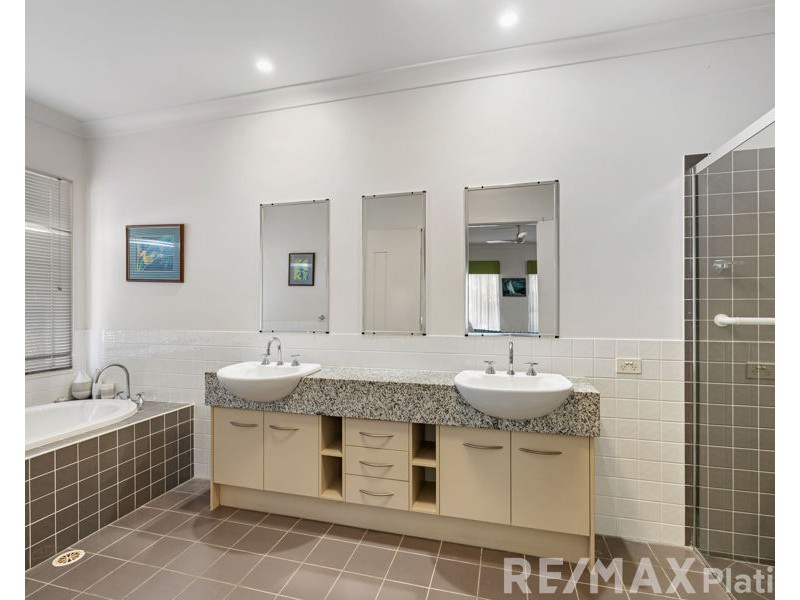 5 Clearwater Crescent, Murrumba Downs QLD 4503