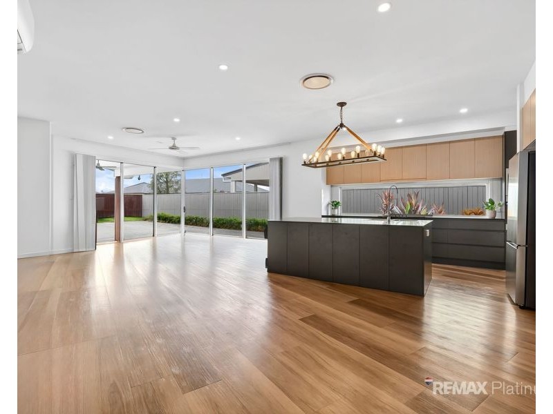 56 Lakeview Promenade, Newport QLD 4020