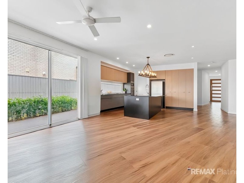 56 Lakeview Promenade, Newport QLD 4020