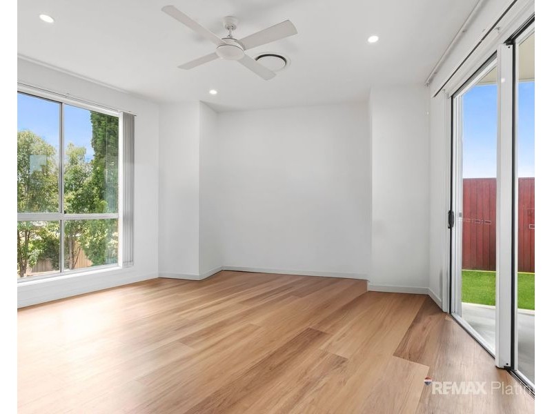 56 Lakeview Promenade, Newport QLD 4020