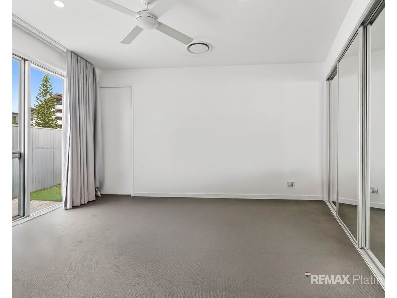56 Lakeview Promenade, Newport QLD 4020