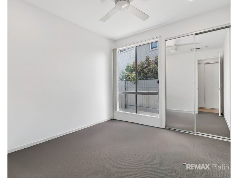 56 Lakeview Promenade, Newport QLD 4020