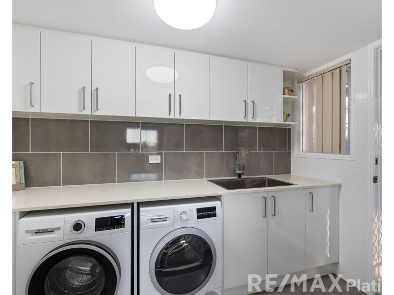 3 Tasman Court, Banksia Beach QLD 4507