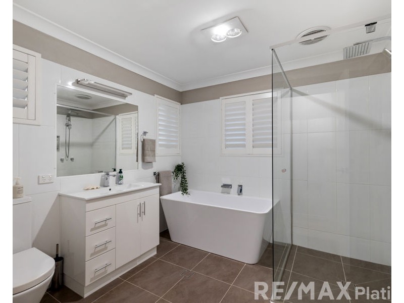 3 Tasman Court, Banksia Beach QLD 4507