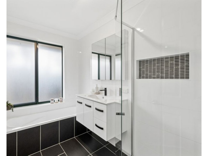 22 Satinash Street, Narangba QLD 4504