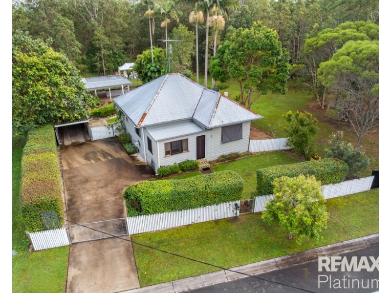 15 Leichhardt Street, Woodford QLD 4514
