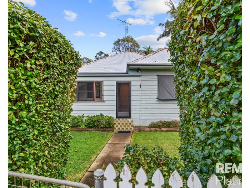 15 Leichhardt Street, Woodford QLD 4514