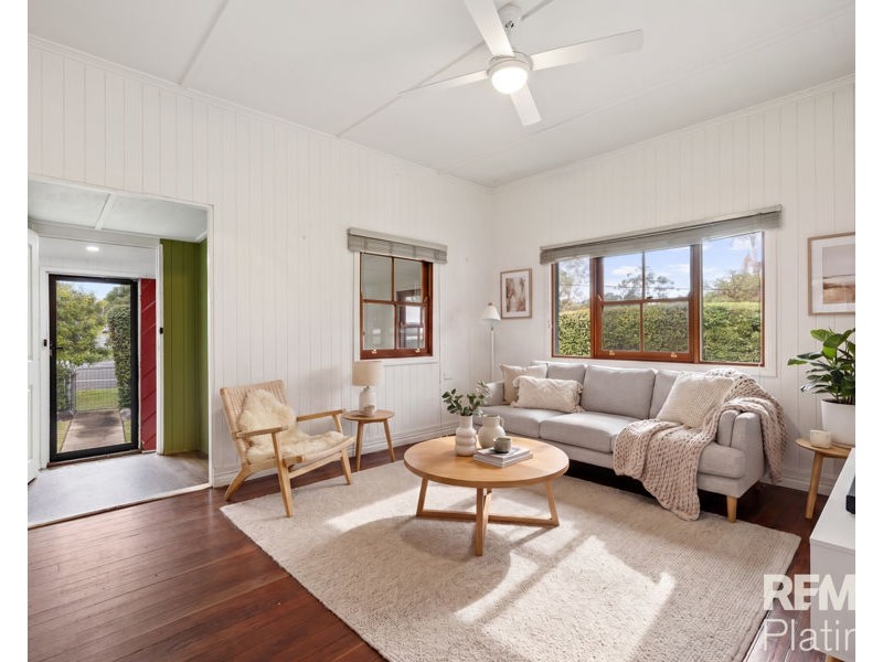 15 Leichhardt Street, Woodford QLD 4514