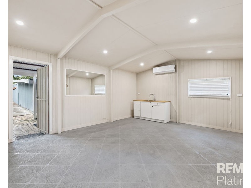 15 Leichhardt Street, Woodford QLD 4514
