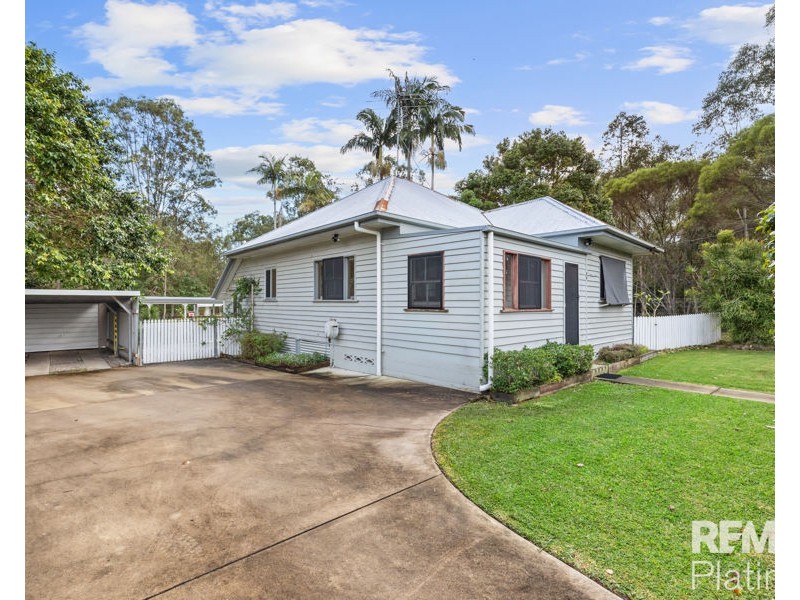 15 Leichhardt Street, Woodford QLD 4514
