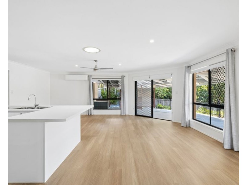 4 Mohr Court, Petrie QLD 4502