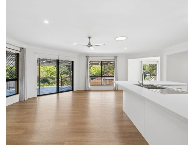 4 Mohr Court, Petrie QLD 4502