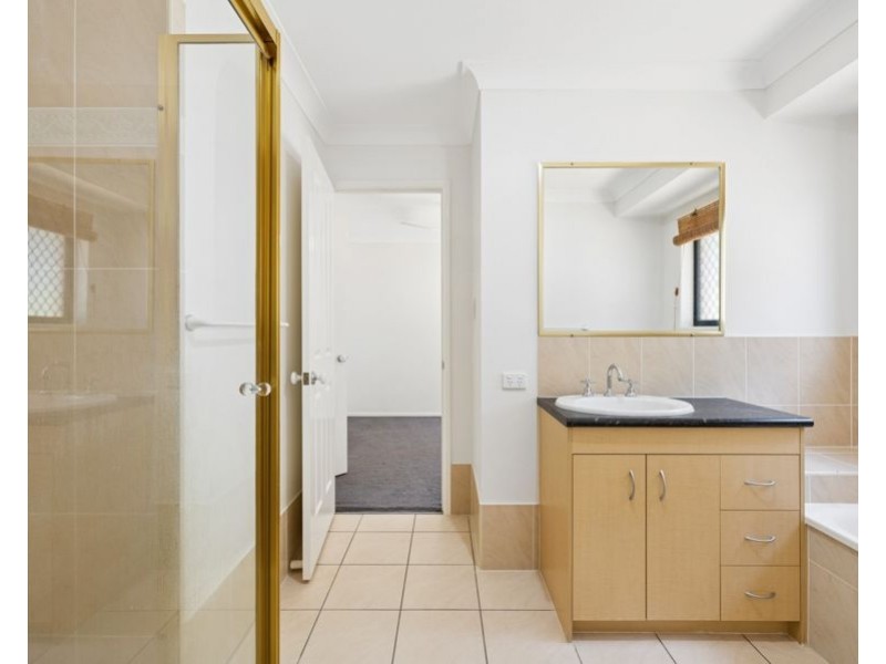 4 Mohr Court, Petrie QLD 4502