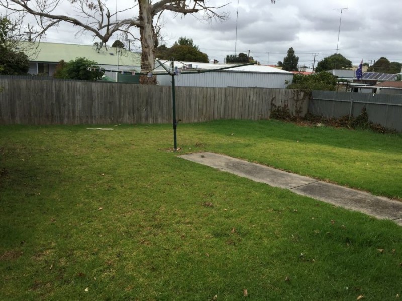 12 Barrett Avenue, Mount Gambier SA 5290