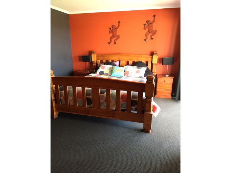 9-11 Eight Mile Creek Road, Racecourse Bay, Port Macdonnell SA 5291