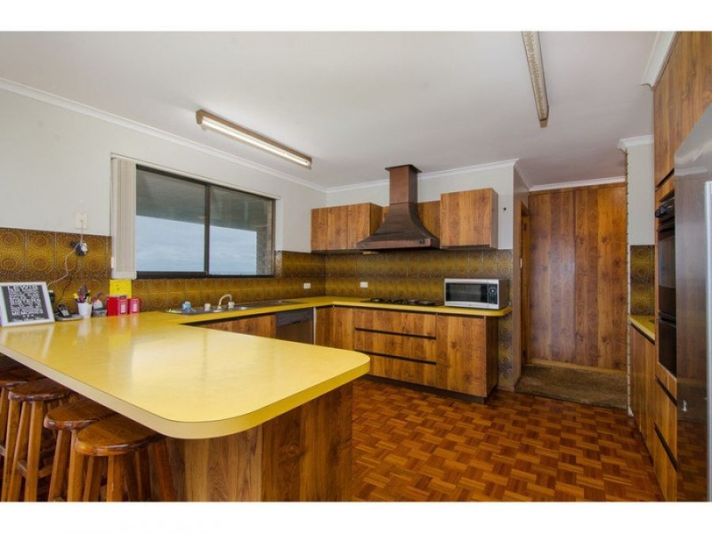 9-11 Eight Mile Creek Road, Racecourse Bay, Port Macdonnell SA 5291