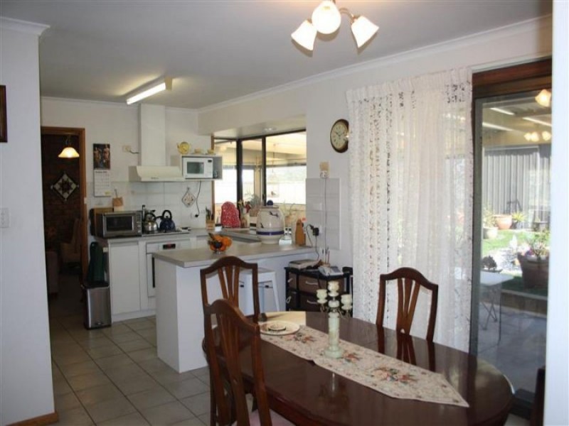 2 Varcoe Street, Beachport SA 5280