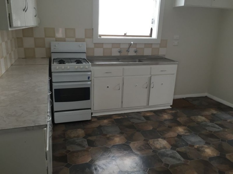 12 Barrett Avenue, Mount Gambier SA 5290