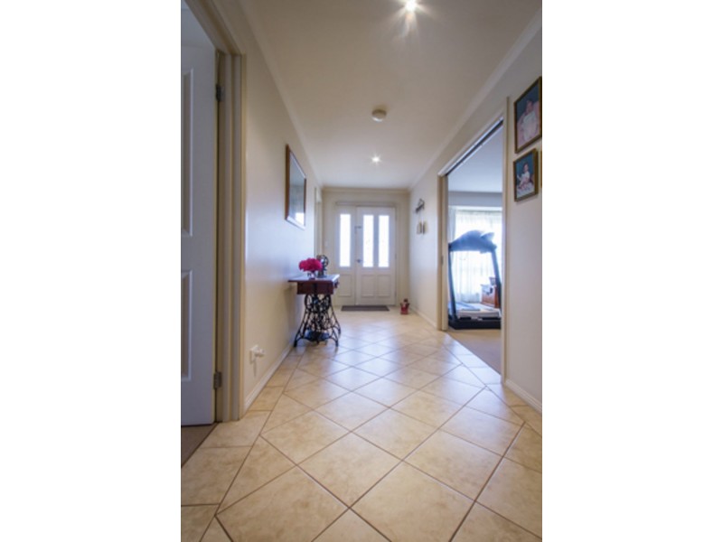 16 Woodhaven Place, Mount Gambier SA 5290