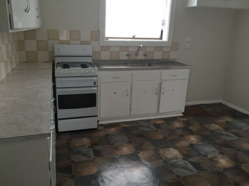 12 Barrett Avenue, Mount Gambier SA 5290