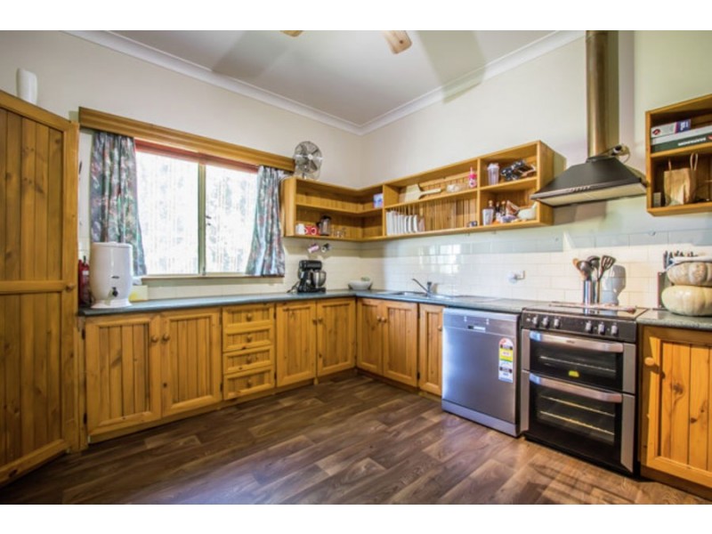 18 Strathdownie School Road, Strathdownie VIC 3312