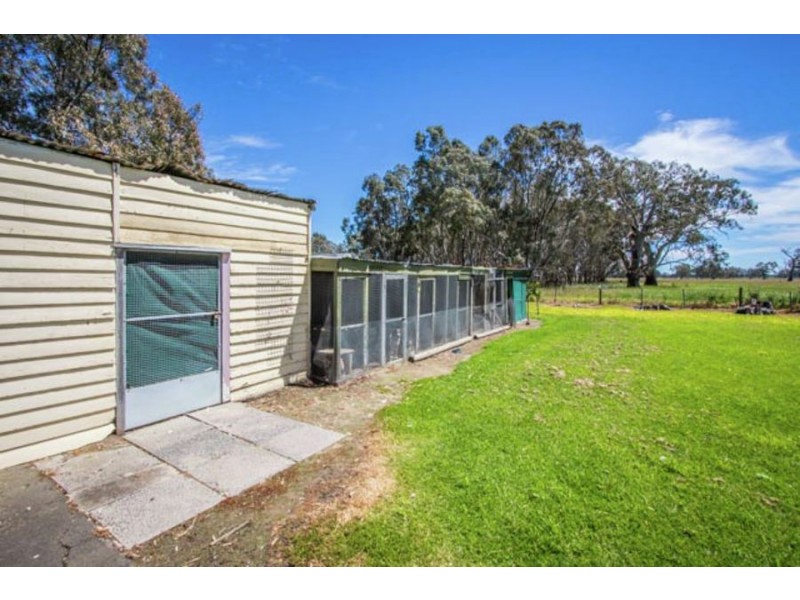 18 Strathdownie School Road, Strathdownie VIC 3312