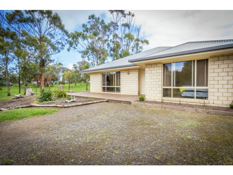 24 Blackswan Road, Nelson VIC 3292