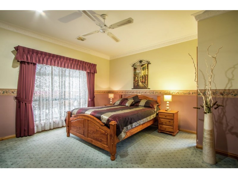 18 Glenmont Crescent, Mount Gambier SA 5290