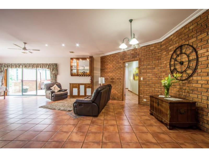 18 Glenmont Crescent, Mount Gambier SA 5290