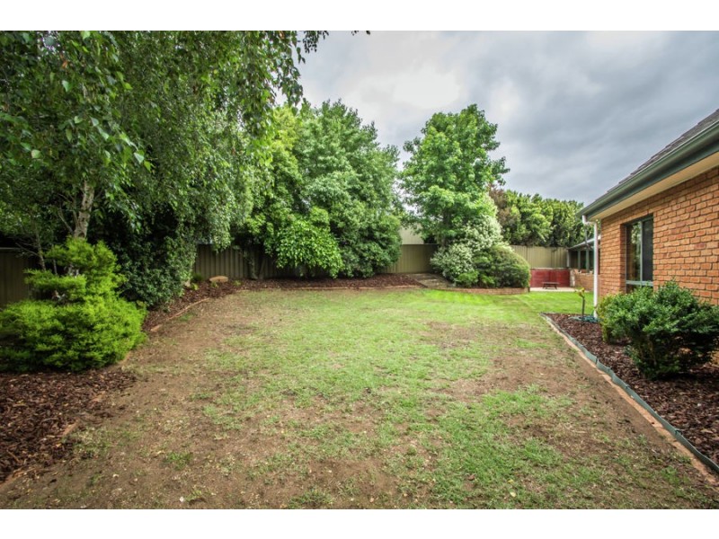 18 Glenmont Crescent, Mount Gambier SA 5290