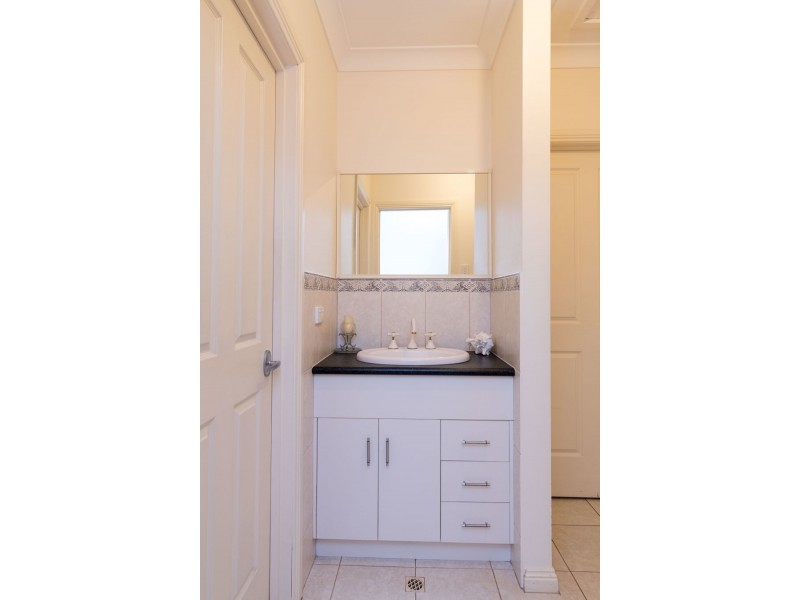 18 Dalkeith Drive, Mount Gambier SA 5290