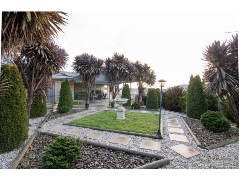 18 Dalkeith Drive, Mount Gambier SA 5290